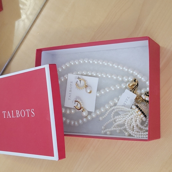 Talbots Pearl Earring and Necklace - Picture 6 of 6